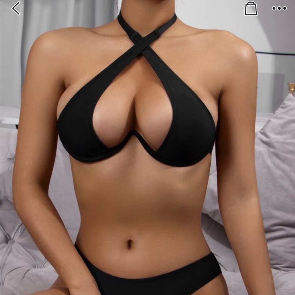 Black bikini top